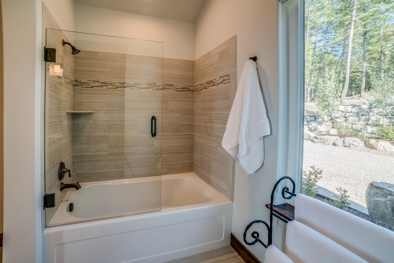 Shower & Tub Installation in Englevale